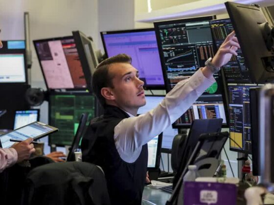 Stocks rebound as investors ramp up rate-cut views after weak data