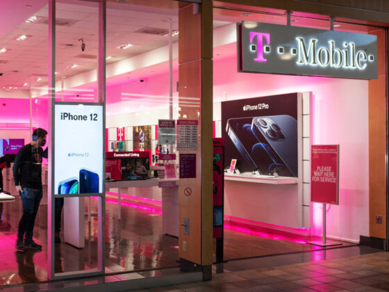 T-Mobile announces free perks for internet customers