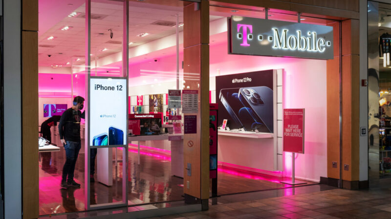 T-Mobile announces free perks for internet customers