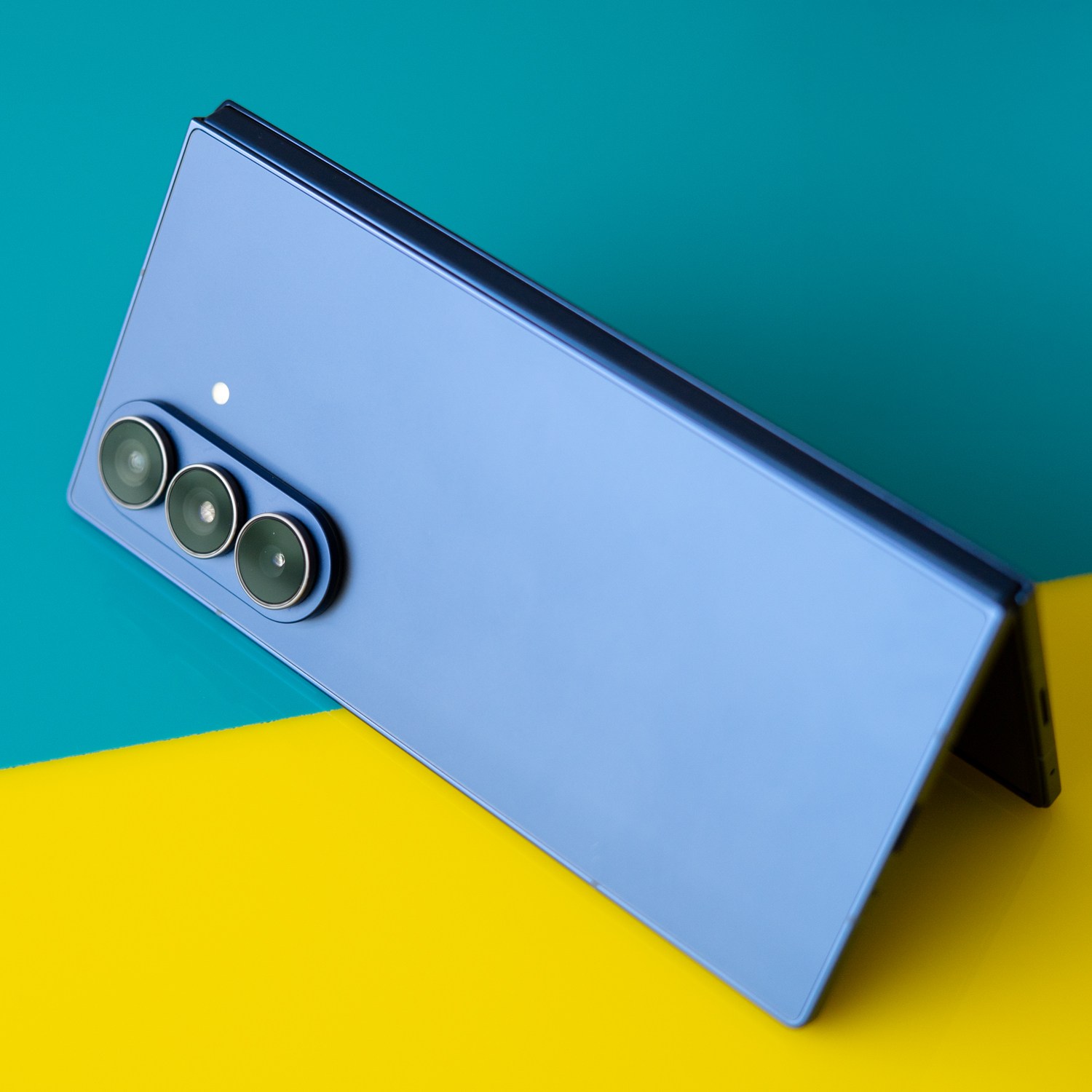Samsung Galaxy Z Fold 7 in blue