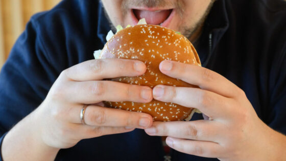 Upscale burger chain files Chapter 7 bankruptcy