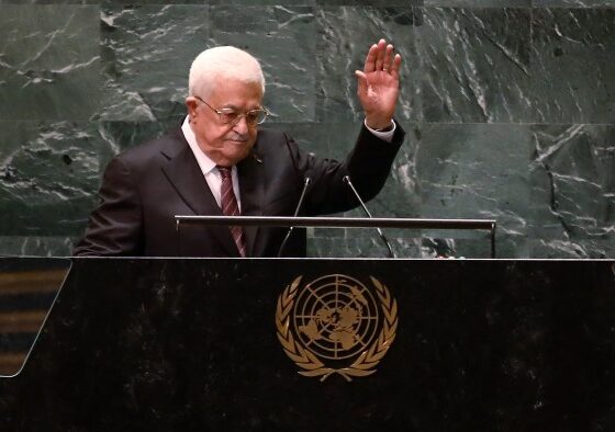 US bars Palestinian leader Mahmoud Abbas from UN meeting to recognise state