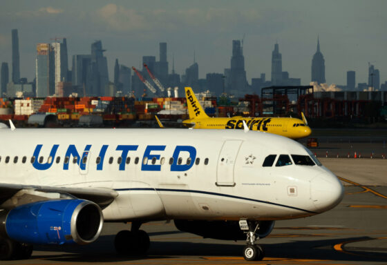 United Airlines faces tech outage at major U.S. hubs, delaying flights