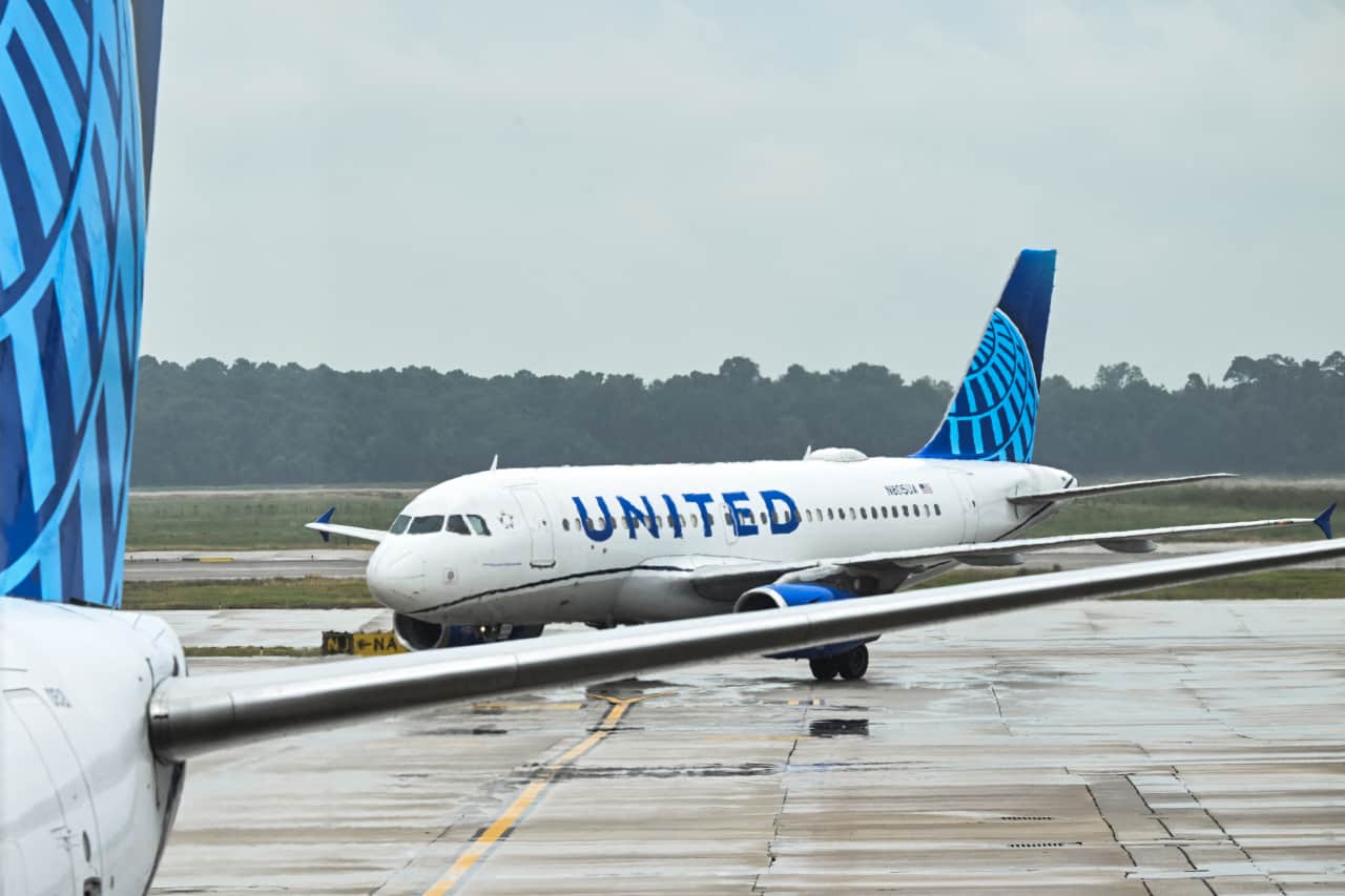 United Airlines sees massive delays after hundreds of U.S. flights grounded due to technical issue