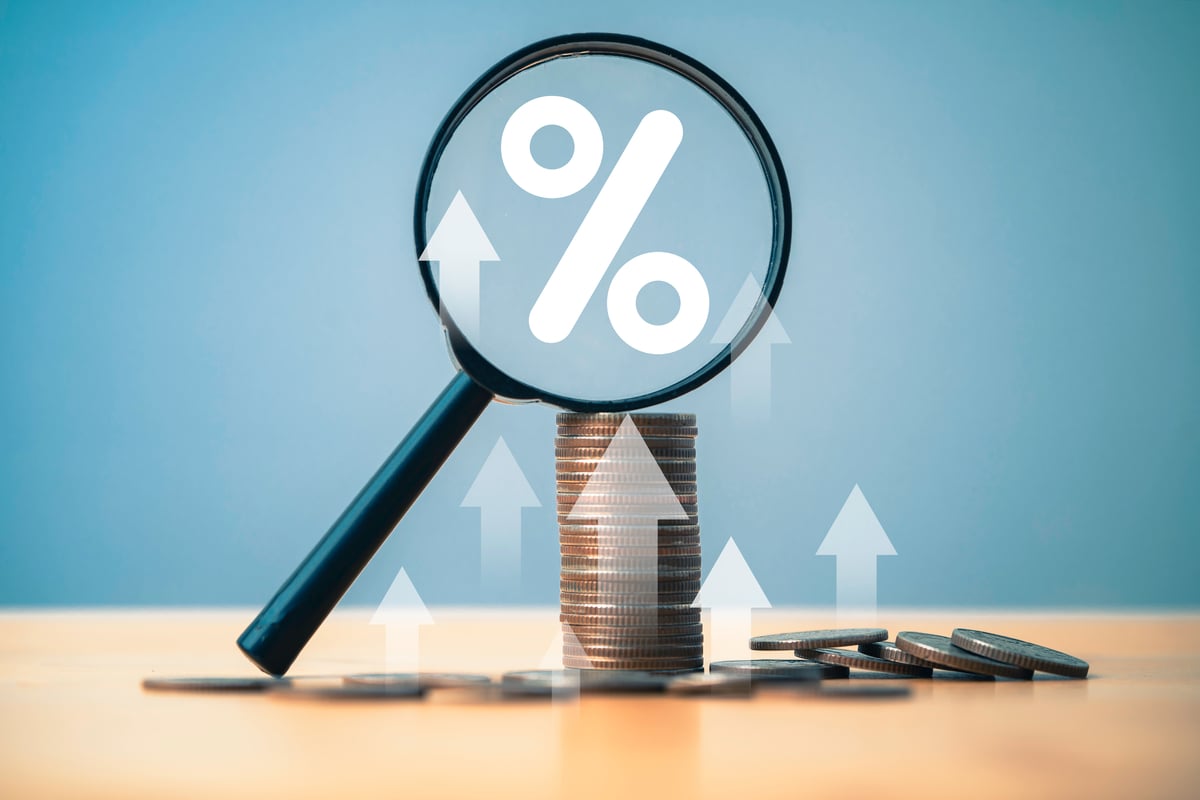 Warren Buffett Owns 10 High-Yield Dividend Stocks. Here's the Best of the Bunch.