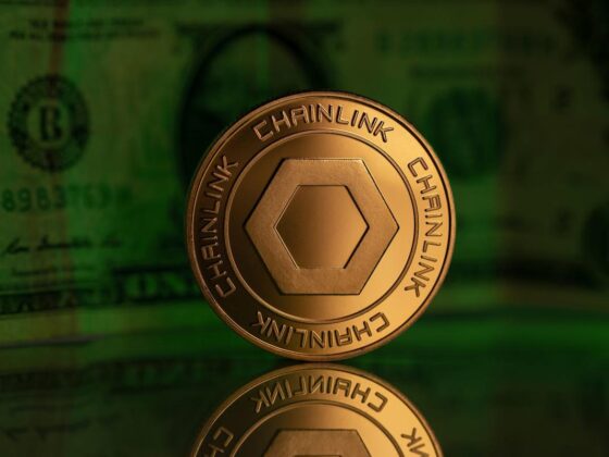 Western Union Wants to Launch Its Own Stablecoin. Does That Make WU Stock a Buy Here?