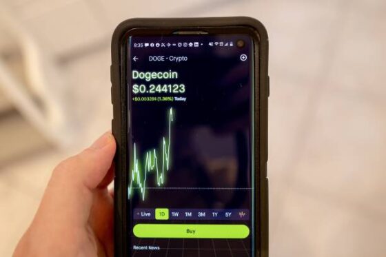 Dogecoin Price Risks Crash Below alt=