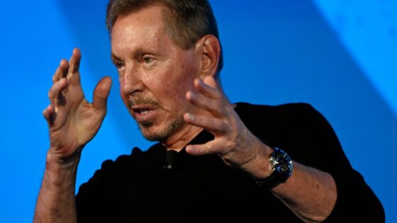 A new richest man, if only for a moment, marked record week for stocks