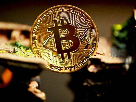Bitcoin Breaks Above Mid-Term Holder Breakeven