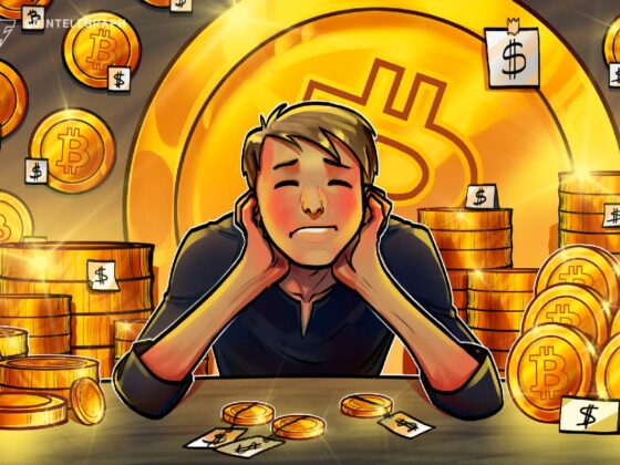 Bitcoin Long-Term Holders Offload 241,000 BTC as Bears Eye K
