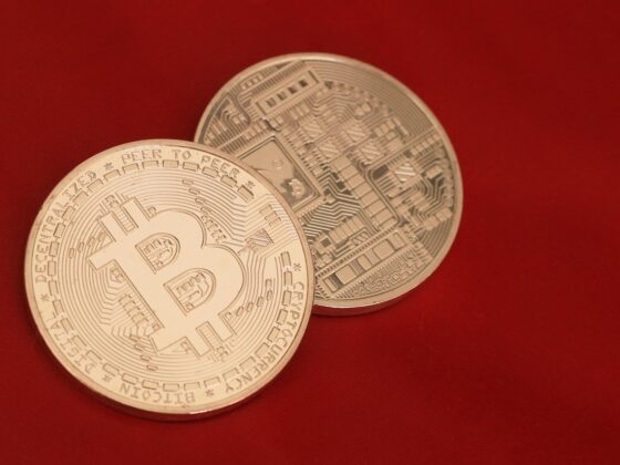 Bitcoin Price Forms Bearish Evening Star Pattern On Weekly Chart, But Can Price Go Below 0,000?