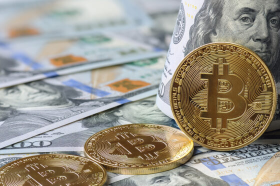 Bitcoin Price Holds Above 0,000—How Weak Job Data Could Fuel Next Wave