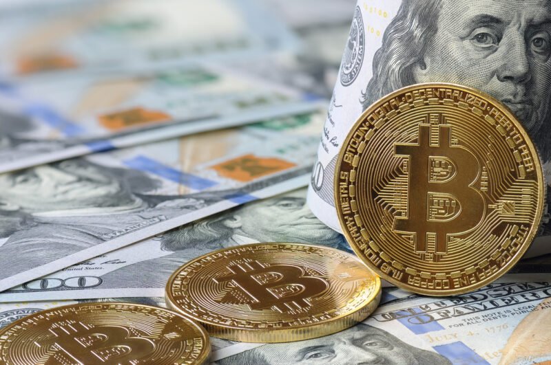 Bitcoin Price Holds Above 0,000—How Weak Job Data Could Fuel Next Wave