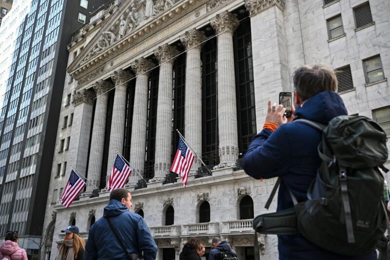 Dow, S&P 500, Nasdaq futures plummet as government shuts down Dow, S&P 500, Nasdaq futures plummet as government shuts down