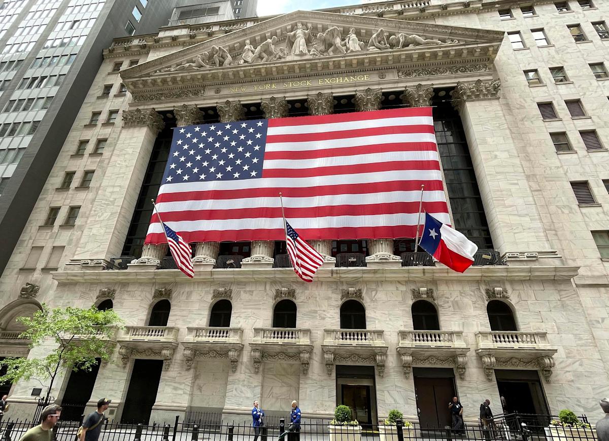 Dow, S&P 500, Nasdaq futures waver as Wall Street enters September with trade, Fed drama in focus