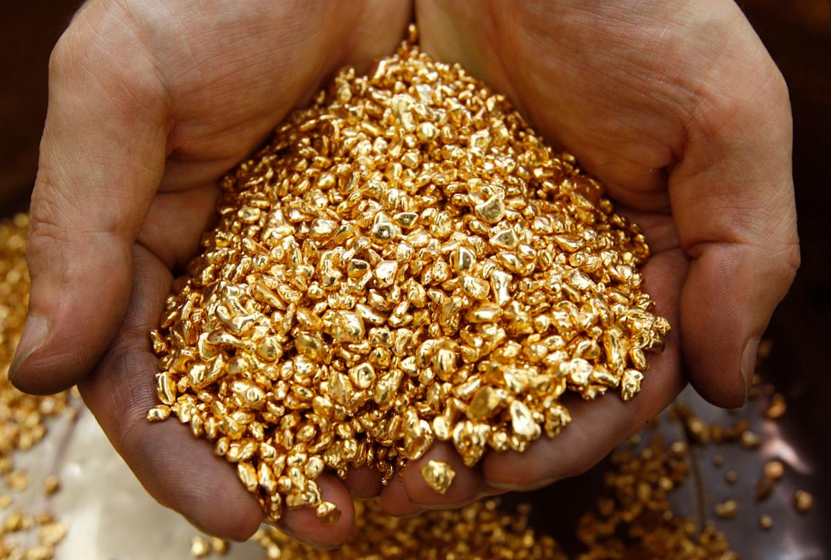 Gold hits record high over $3,500