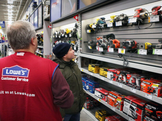Is Lowe's open on Labor Day?