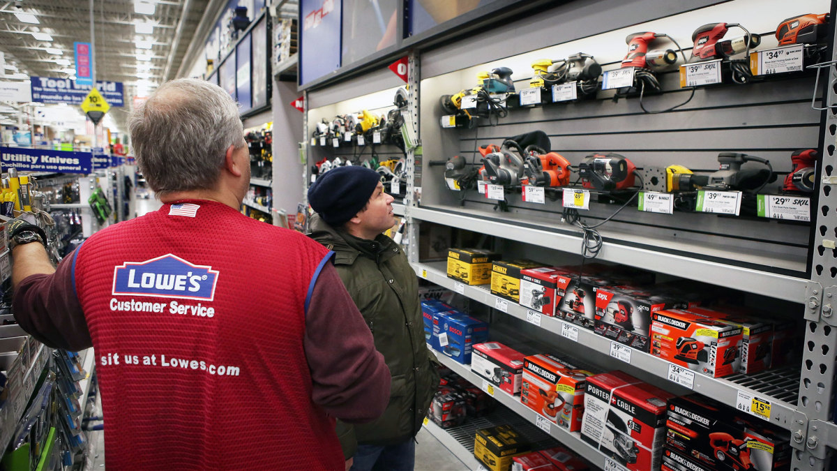 Is Lowe's open on Labor Day?