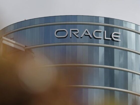 Oracle Surge Lifts S&P 500 to New Record