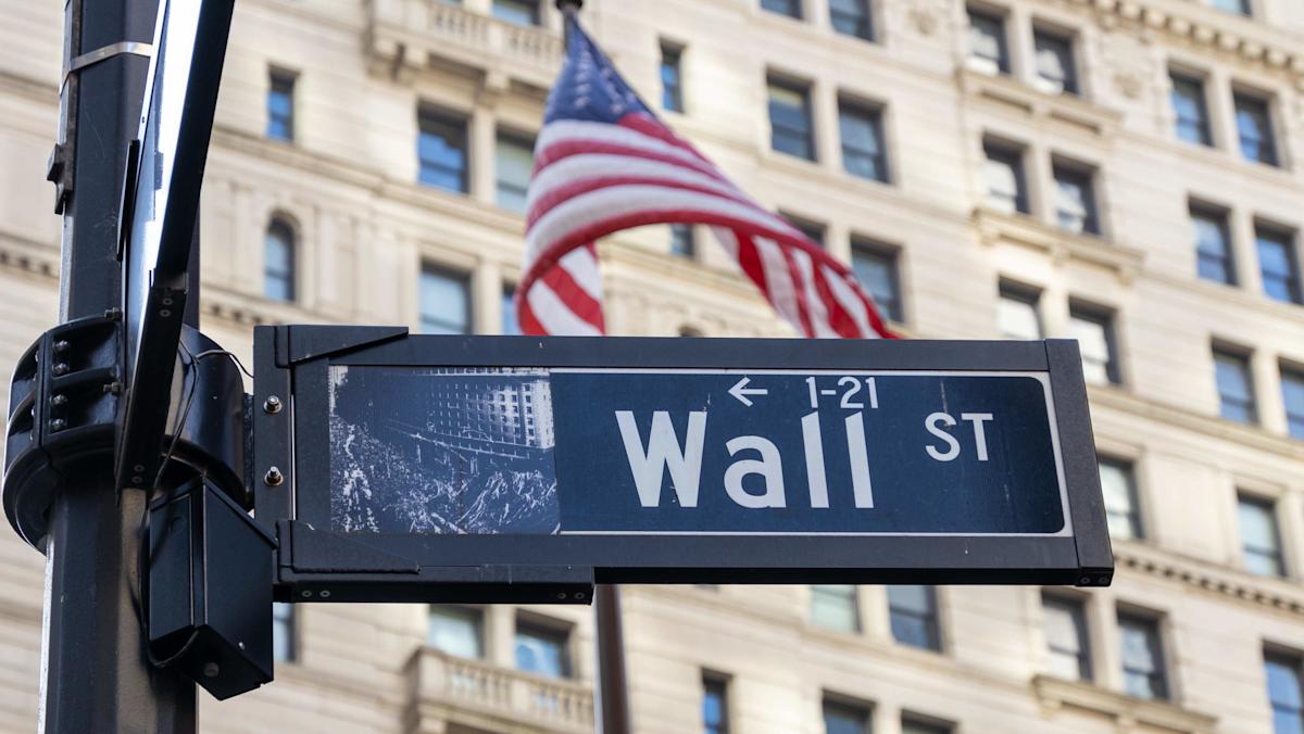 Record highs, long-term rates, gold vs bitcoin: Market takeaways