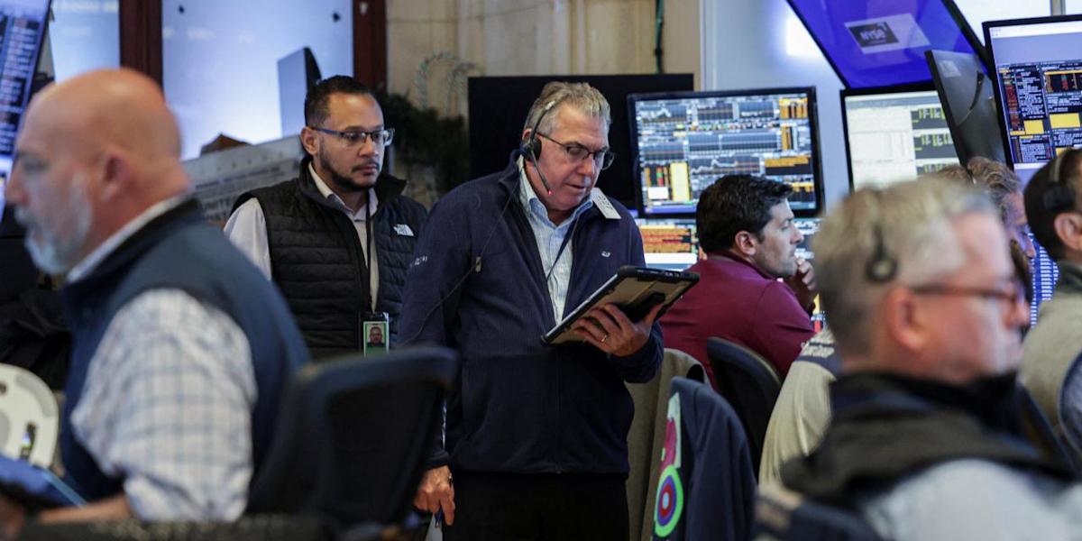 Stocks Rally as Hopes for Rate Cuts Build
