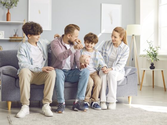 The Smart Way Parents Can Save for College and Retirement Together