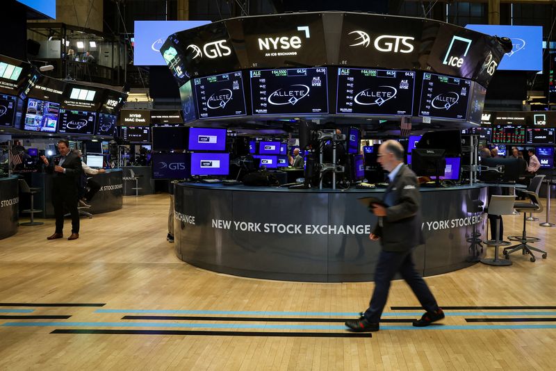 US stock futures slip on caution ahead of the week's key data releases