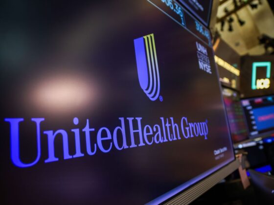 UnitedHealth Stock Soars; Fox Corp. Falters as Murdochs Reach Agreement