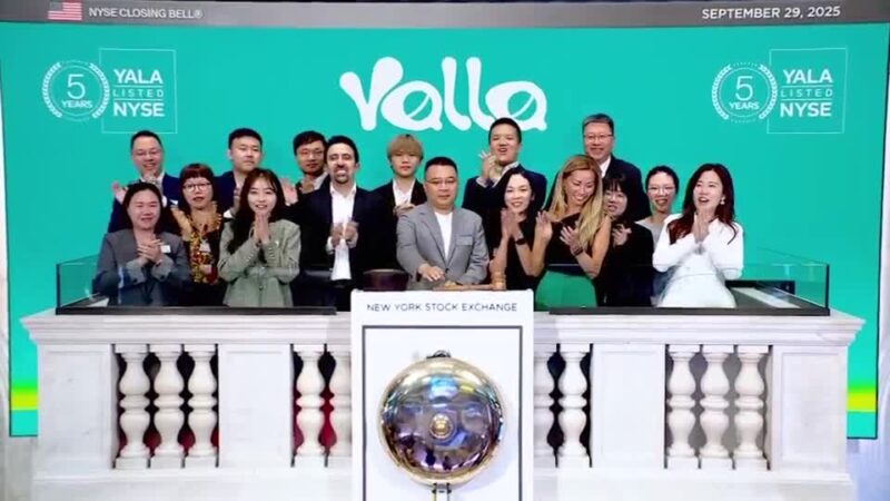 Wall Street climbs as investors brush off shutdown uncertainties