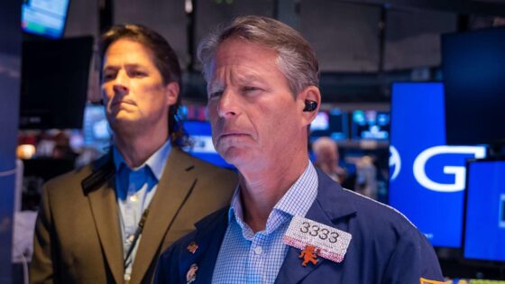 Wall Street divided on Fed, jobs data as stocks trade near highs