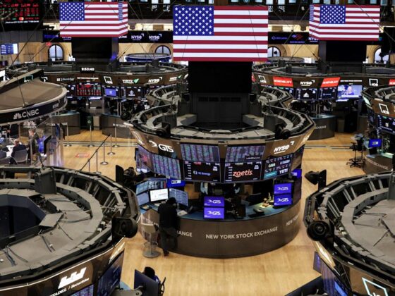 Dow, S&P 500, Nasdaq close 2nd day of shutdown at record highs