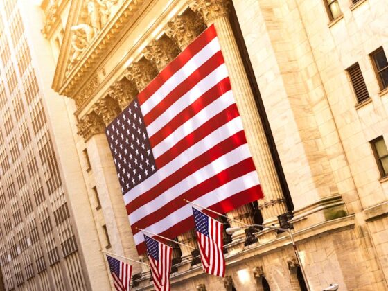Dow, S&P 500 hit fresh records as gov’t shutdown continues