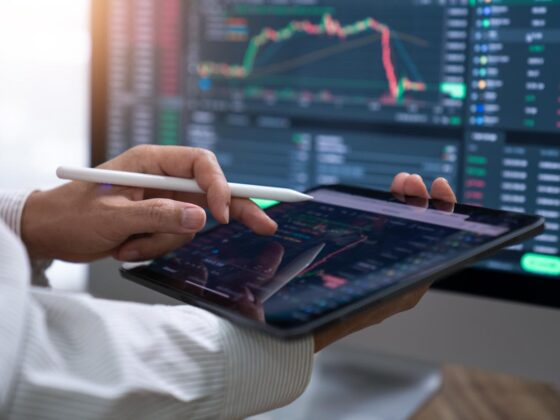 UK investors pull record amount from equity funds as they shun ‘sky-high stock markets’